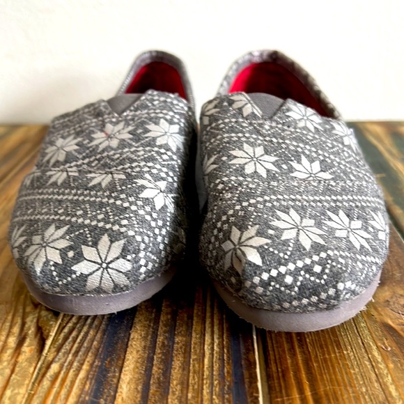 TOMS Women's Silver Snowflake Classic Flats Size 8W - Picture 4 of 6